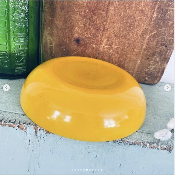 Vintage Fire King Ovenware (USA) 14 Deep Yellow Shallow Milk Glass Bowl - Picture 6 of 10